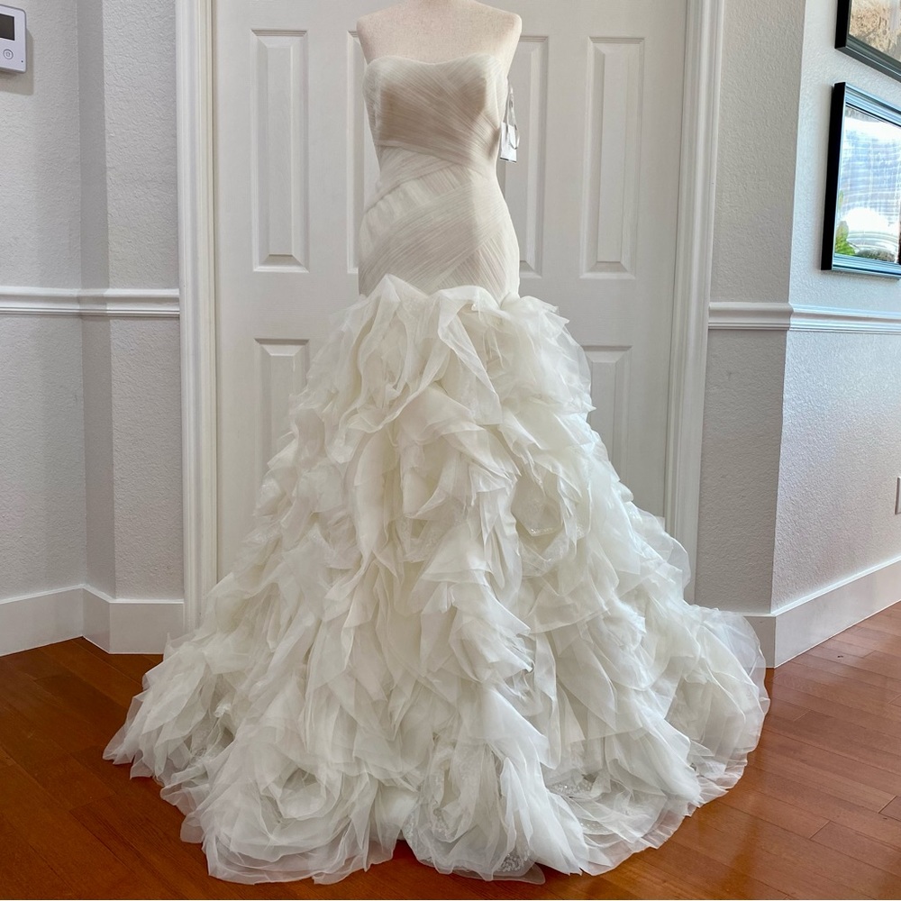 Vera Wang Wedding Dress new with tags
